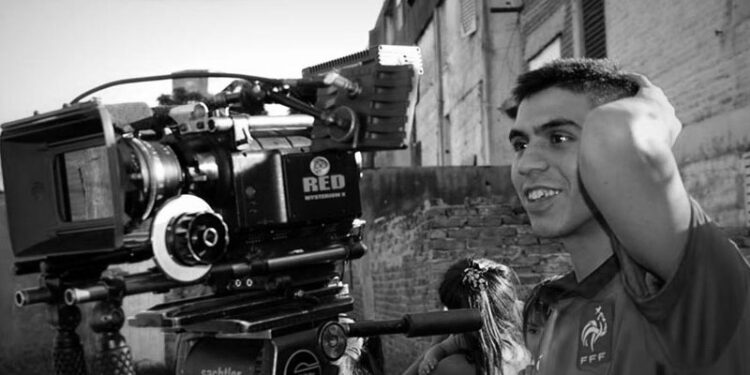 César González vuelve a presentar su última película al Cine Select