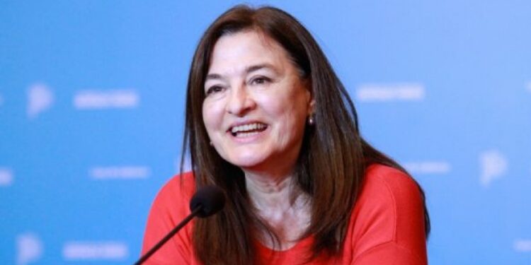 Estela Díaz desde el búnker de Julio Alak: “Si gana la derecha, es arrasar con los derechos, con el Estado que viene reconstruyéndose”
