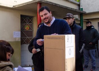 “La sociedad platense nos dio un ejemplo democrático que nos llena de orgullo”, dijeron desde el bunker de Alak