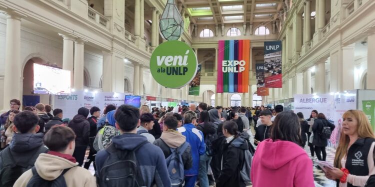 Comenzó una nueva edición de la Expo Universidad en la ciudad de La Plata