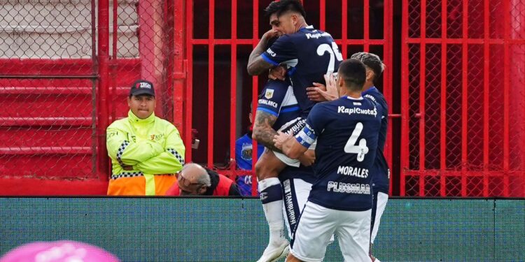 El Lobo triunfó: pudo contra Barracas y el VAR