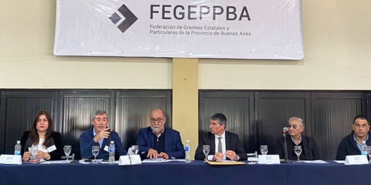 Estatales bonaerenses piden que se reabra la paritaria salarial