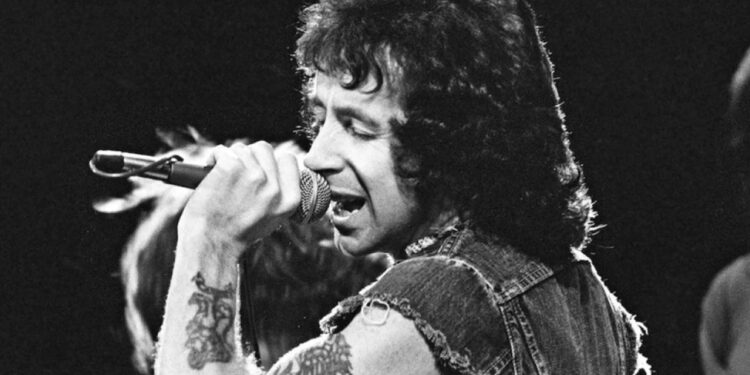 Harán una biopic de Bon Scott, el cantante original de AC/DC