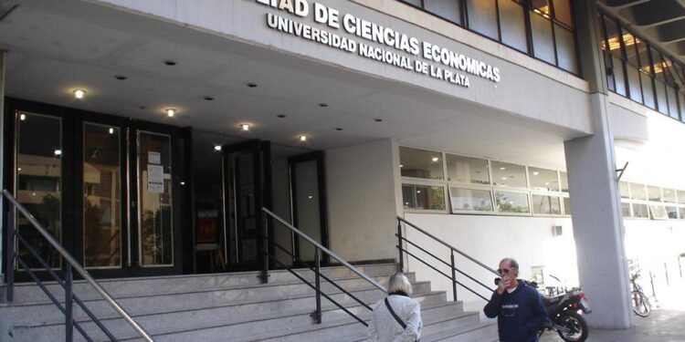 Eduardo De Giusti: “Queremos manifestar nuestra preocupación con los estudiantes en las aulas”