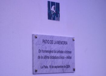 Inauguraron el Patio de la Memoria y los Artistas en el Teatro Coliseo Podestá