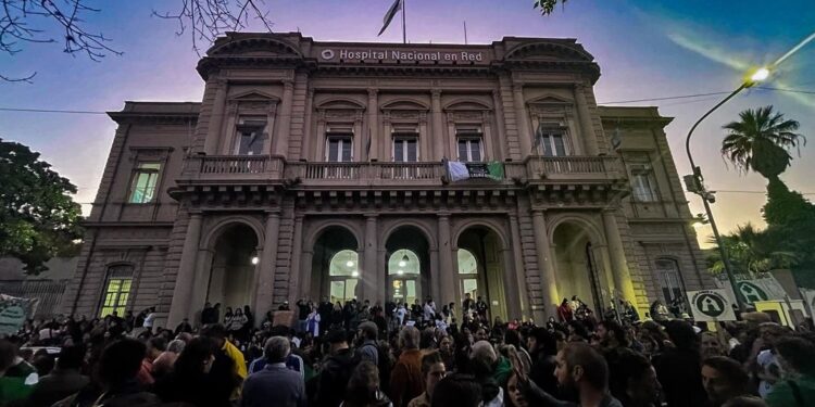 “El hospital Bonaparte no se cierre y la esperanza empieza a cambiar de bando”