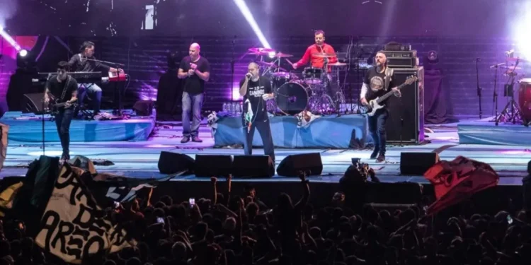 Don Osvaldo se presenta por primera vez en la cancha de All Boys