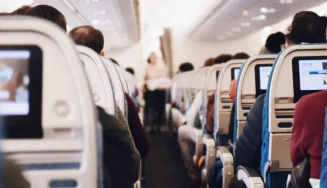 Prorrogan el Fondo Nacional de Turismo y mantienen un impuesto del 7% que aplica a los pasajes