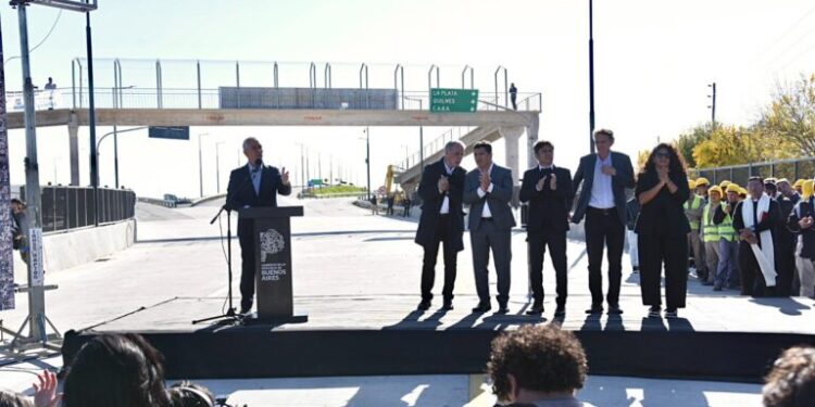 Alak y Kicillof inauguraron el nuevo distribuidor acceso y bajada de la autopista La Plata – Buenos Aires con la avenida 520