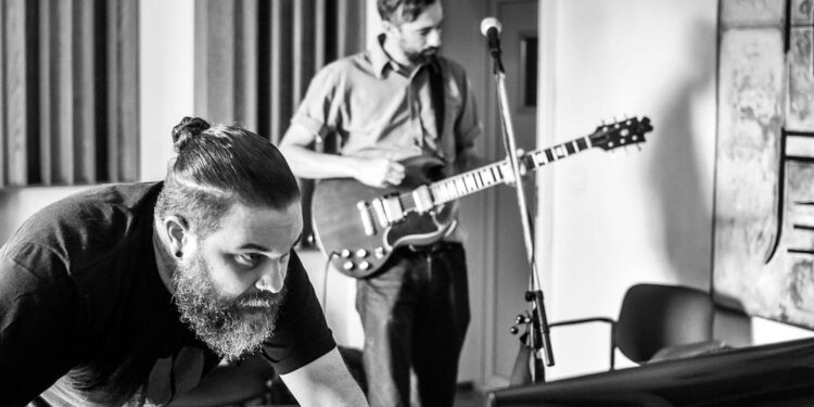 Lanzamiento: “La Plata o L.A.”, lo nuevo de Mister y Joaquin Castillo