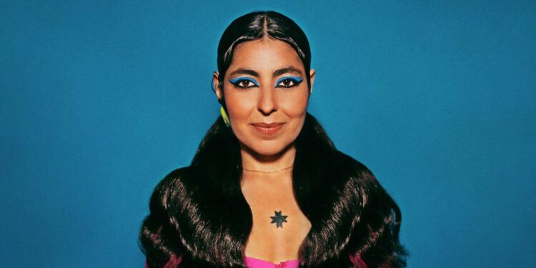 Sofía Viola regresa a La Plata con las canciones de Alma Gitana