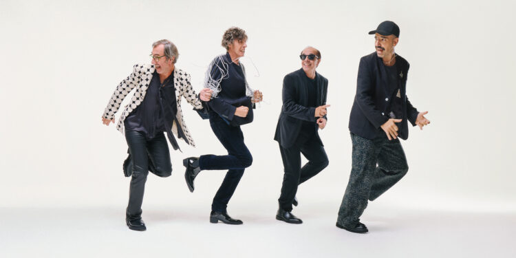 Cuarteto de Nos llega con su tour Puertas al Estadio Atenas