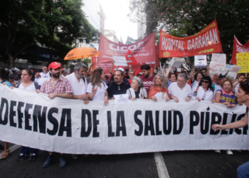 Marcha Federal por la salud pública: el sistema sanitario responde a los recortes en salud