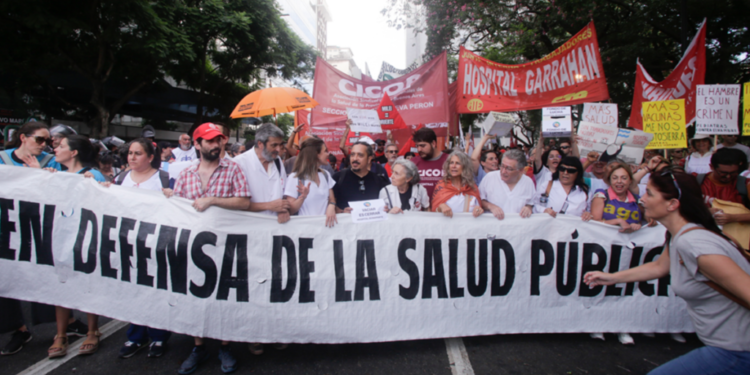 Marcha Federal por la salud pública: el sistema sanitario responde a los recortes en salud
