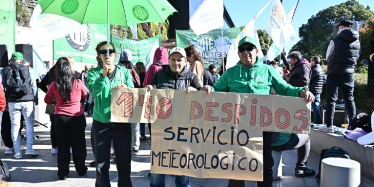 Con una gran protesta en Aeroparque, ATE exige al Gobierno que garantice la Seguridad Aérea