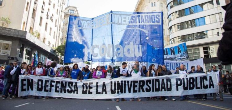 Docentes universitarios: CONADU anunció una semana de paro nacional y redobla el plan de lucha contra el Gobierno