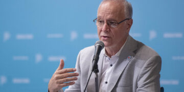 Gollan: “La situación sanitaria del país está en condiciones dramáticas”