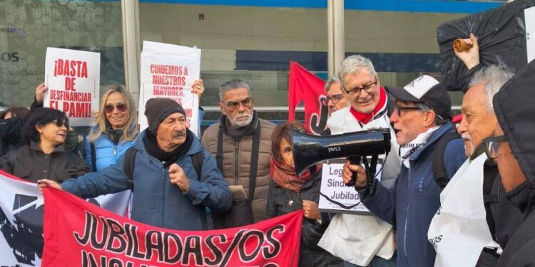 Jubilados denuncian un fuerte deterioro del PAMI y reclaman respuestas
