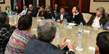 Walter Correa confirmó el pago del aguinaldo y destacó el avance de las paritarias bonaerenses