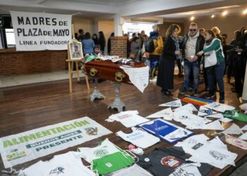Conmoción y despedida a Taty Almeida: el último adiós desde FOETRA