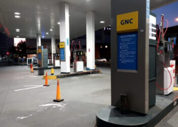 Falta de GNC en La Plata: remiseros, taxistas y fleteros protestan tras pasar dos días varados