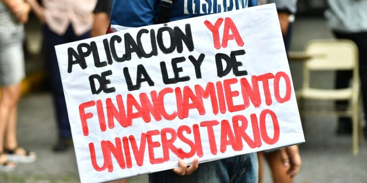 Clara Chevalier: “El gobierno está en una encerrona porque está incumpliendo la ley”