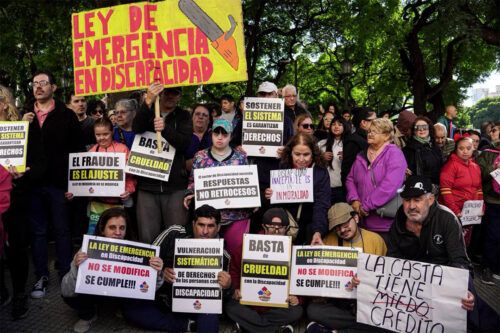 Crisis en discapacidad: convocan a un “banderazo federal” contra el recorte de prestaciones y derechos