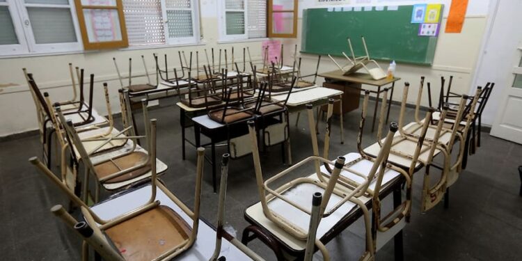 Docentes bonaerenses realizaron un paro con más del 90% de adhesión y reclaman una urgente recomposición salarial