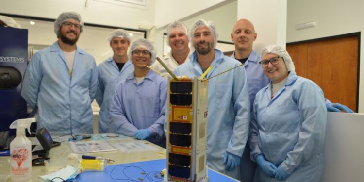 El satélite de la UNLP USAT 1 ya vuela rumbo a su lanzamiento
