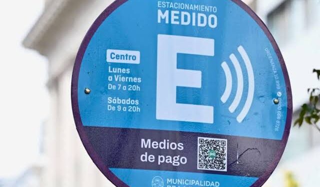“¿Por qué no investigás los carteles?” La denuncia de la Defensoría sobre el estacionamiento