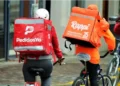 Repartidores denuncian “esclavitud financiera” por los préstamos de las apps de delivery