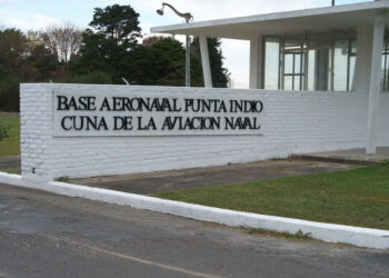 El traslado de la Base Aeronaval pone en riesgo a 500 familias de Punta Indio