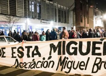 Vigilia por Miguel Bru: a 33 años de su desaparición, la lucha sigue en la Comisaría 5ta de La Plata